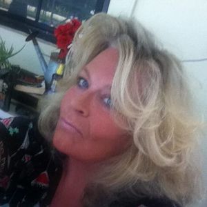 Meet your Posher, Deborah